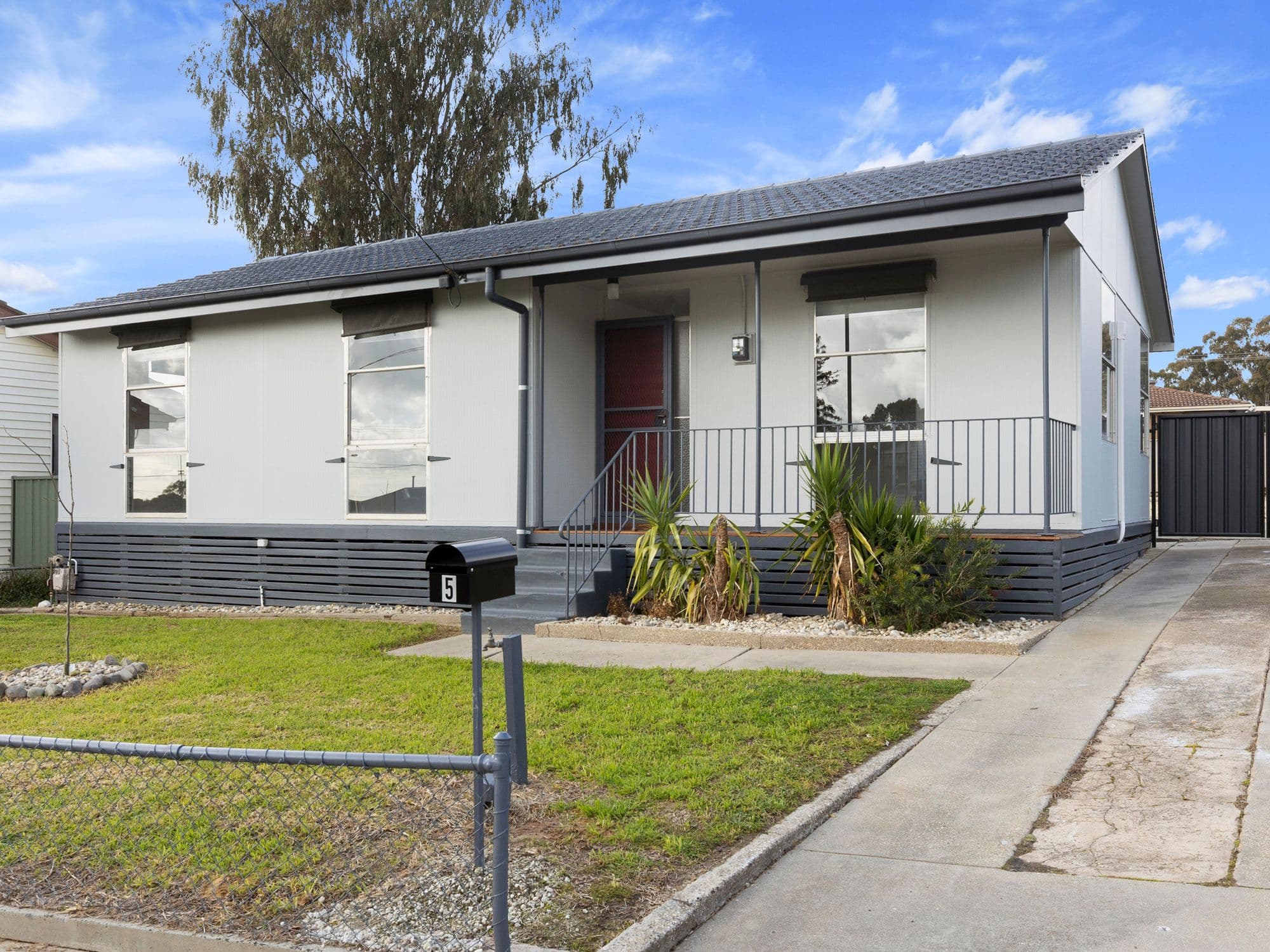 5 Smith Street, Seymour VIC 3660, Seymour - Image 1