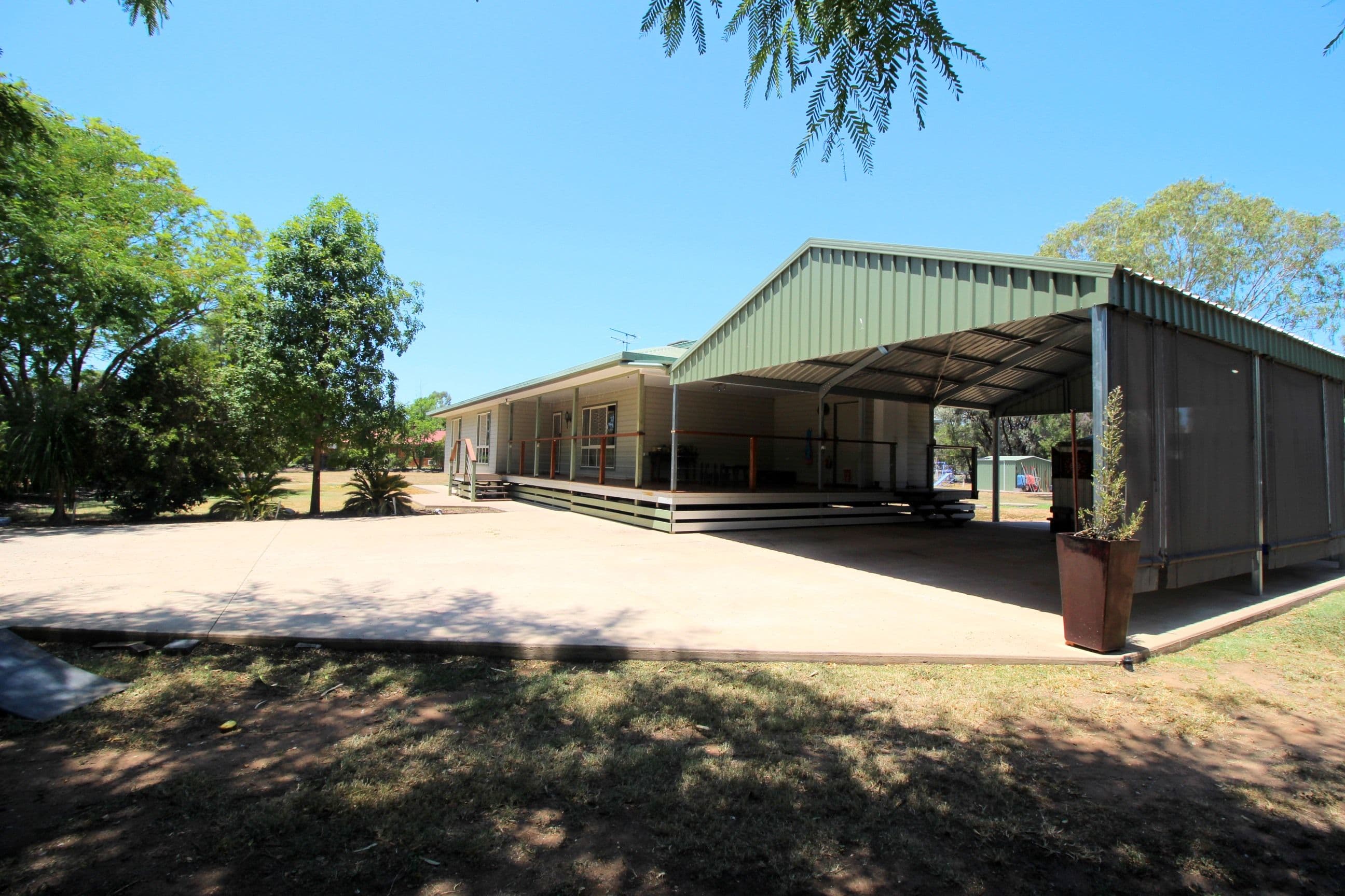 5 Akubra Drive, Emerald QLD 4720, Emerald - Thumbnail 2