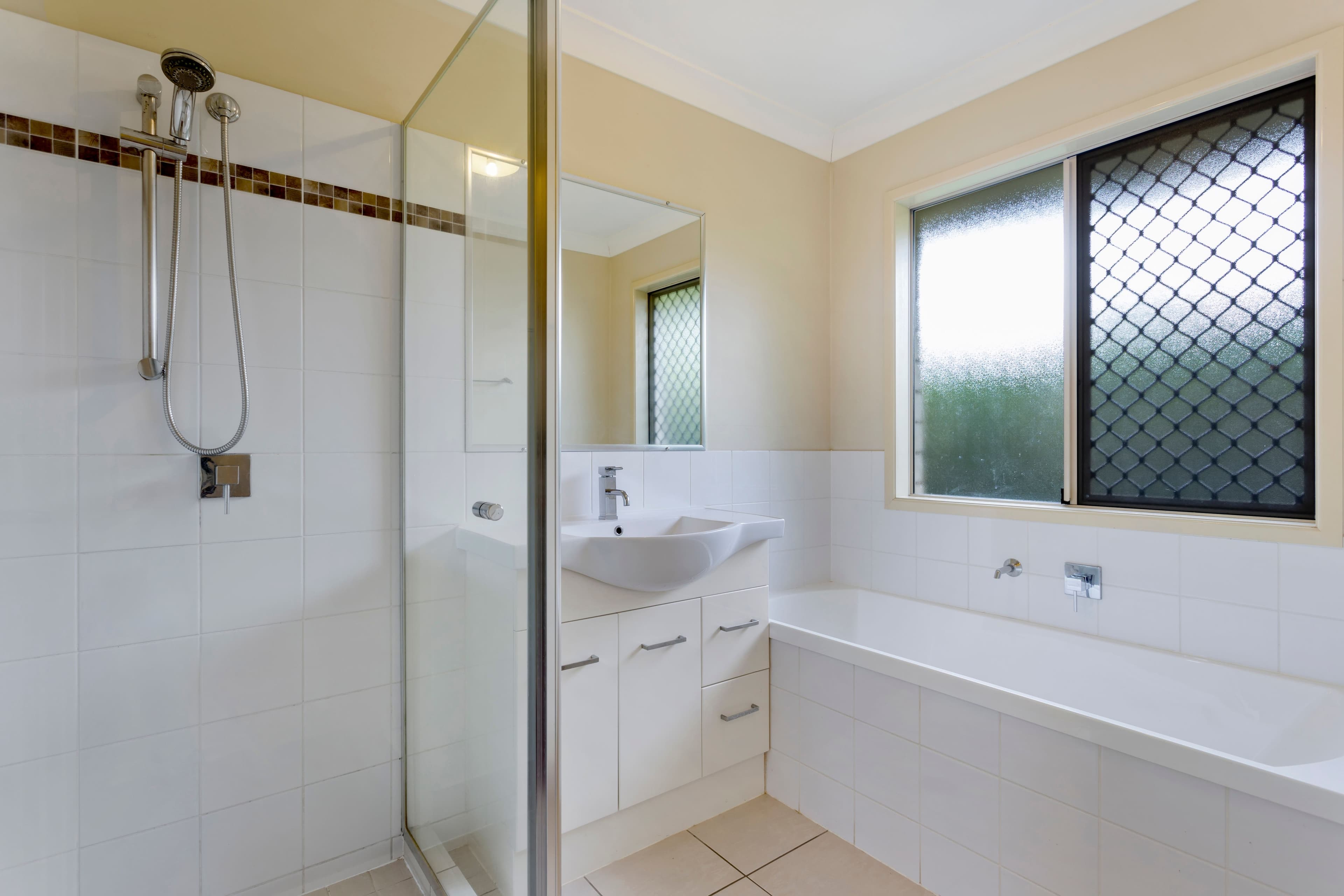 6 Smerdon Way, Glass House Mountains QLD 4518, Glass House Mountains - Thumbnail 5