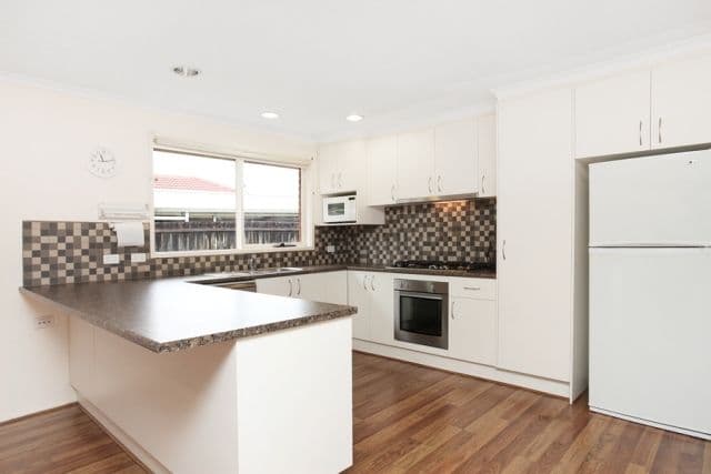 7 Nicklaus Drive, HOPPERS CROSSING VIC 3029, Hoppers Crossing - Thumbnail 2
