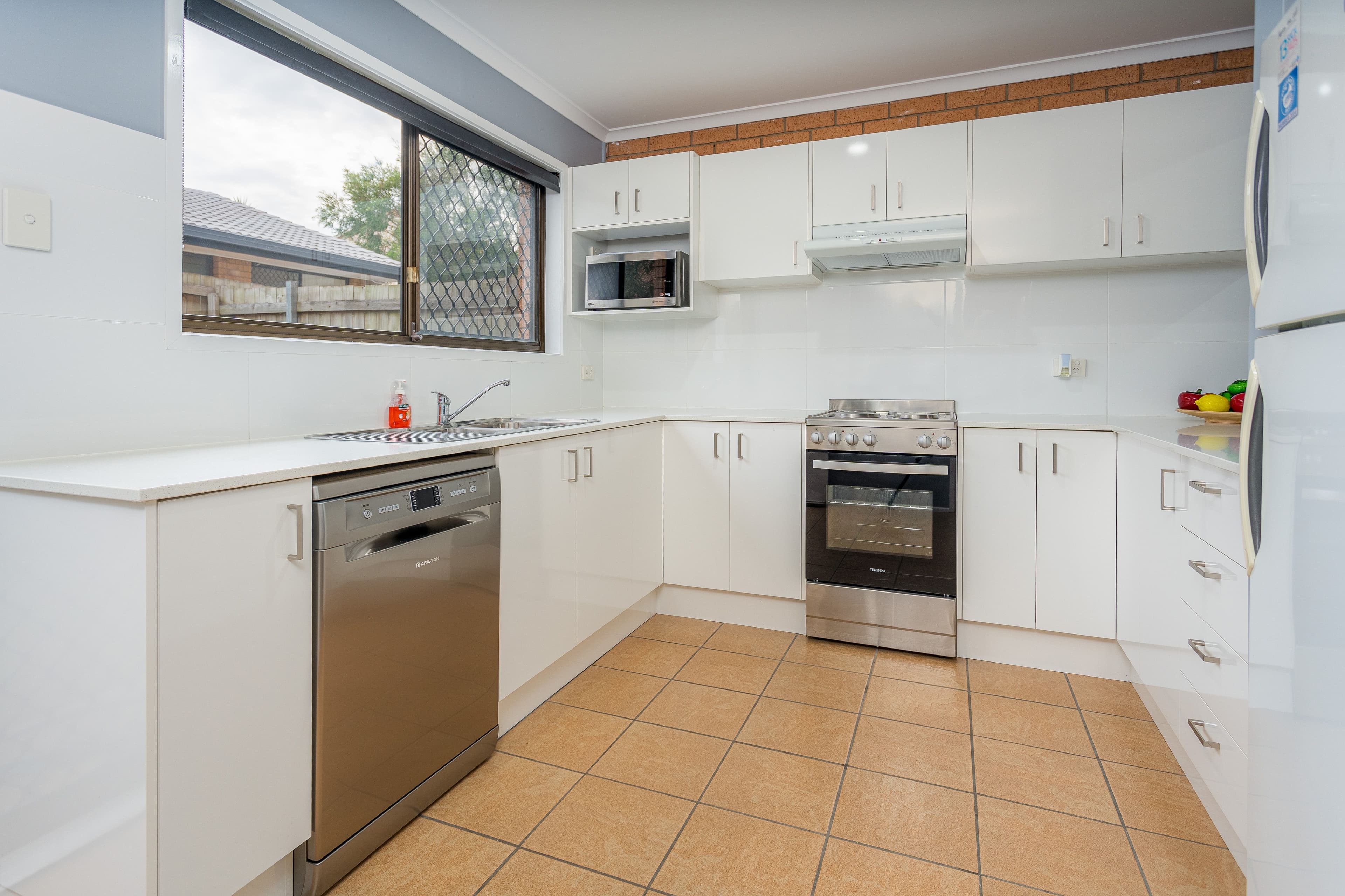 16 Old Chatswood Road, Daisy Hill QLD 4127, Daisy Hill - Image 1