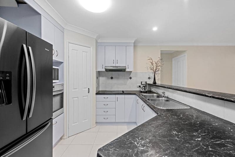 6 Macchion Close, Wakerley - Thumbnail 7