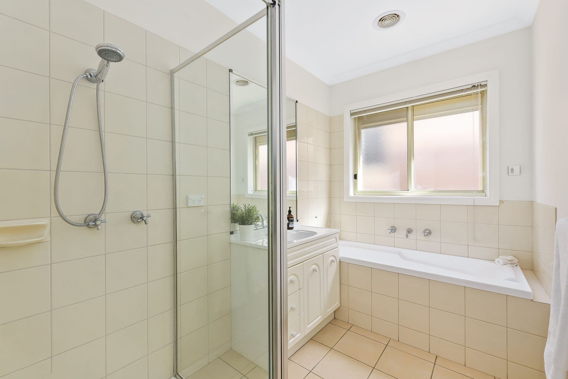 8 Day Street, Dandenong VIC 3175, Dandenong - Thumbnail 8