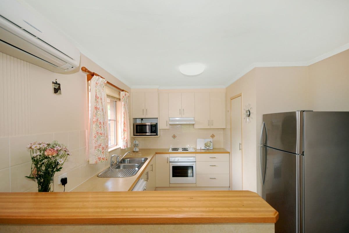 16 Wentworth Street, Centenary Heights QLD 4350, Centenary Heights - Thumbnail 4