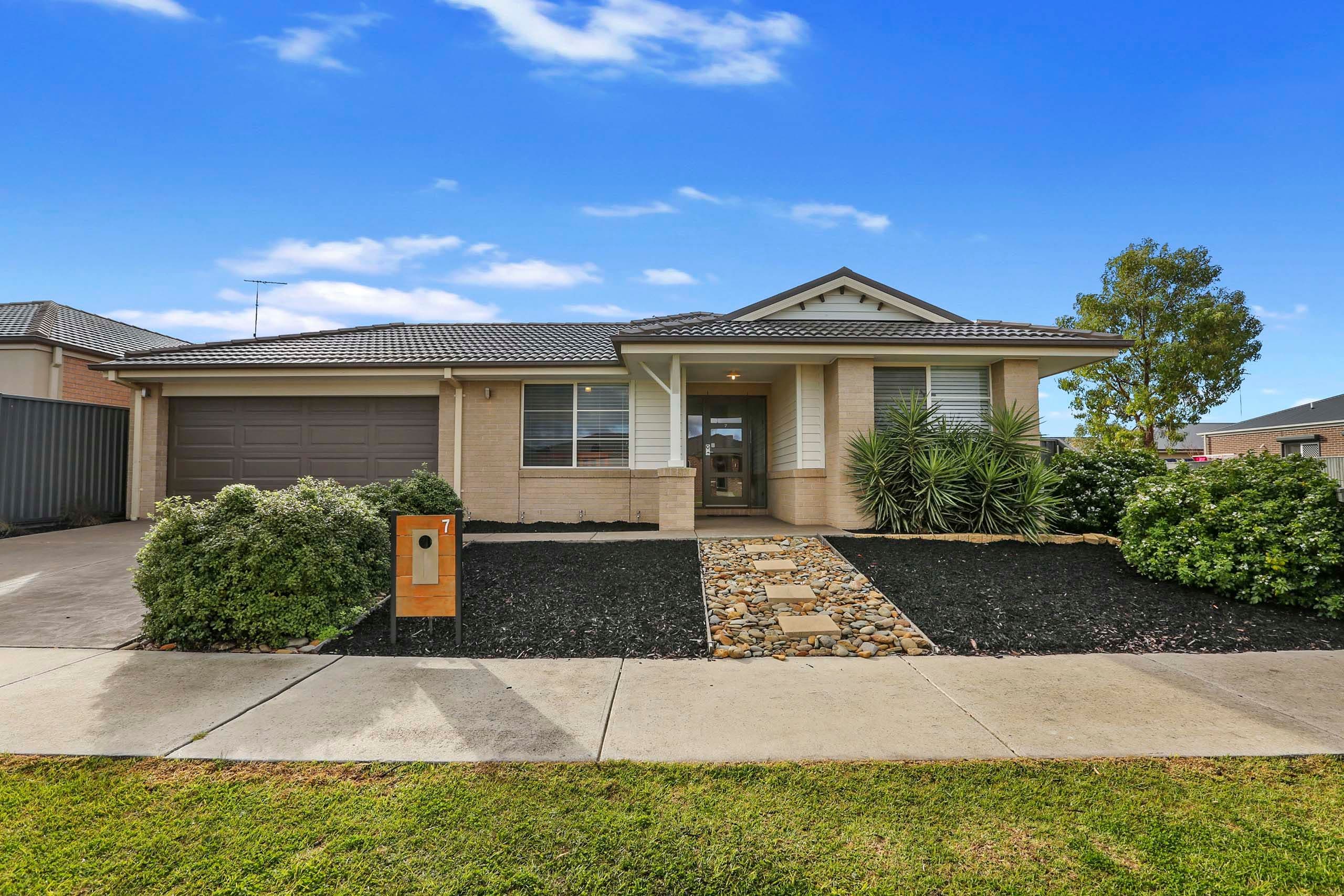 7 Weerana Way, Lara VIC 3212, Lara - Image 1