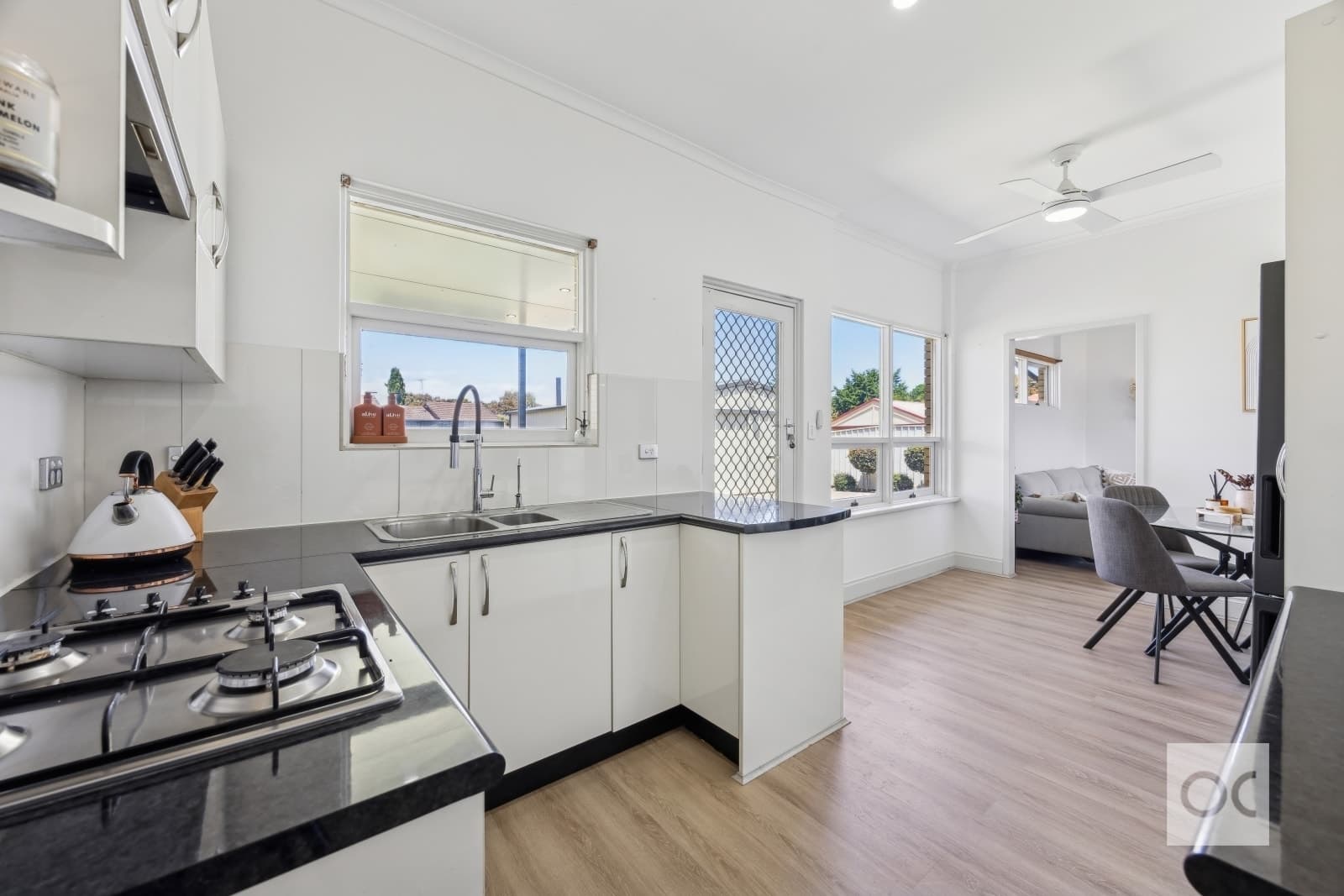 24 Emerald Road, Morphett Vale - Thumbnail 2