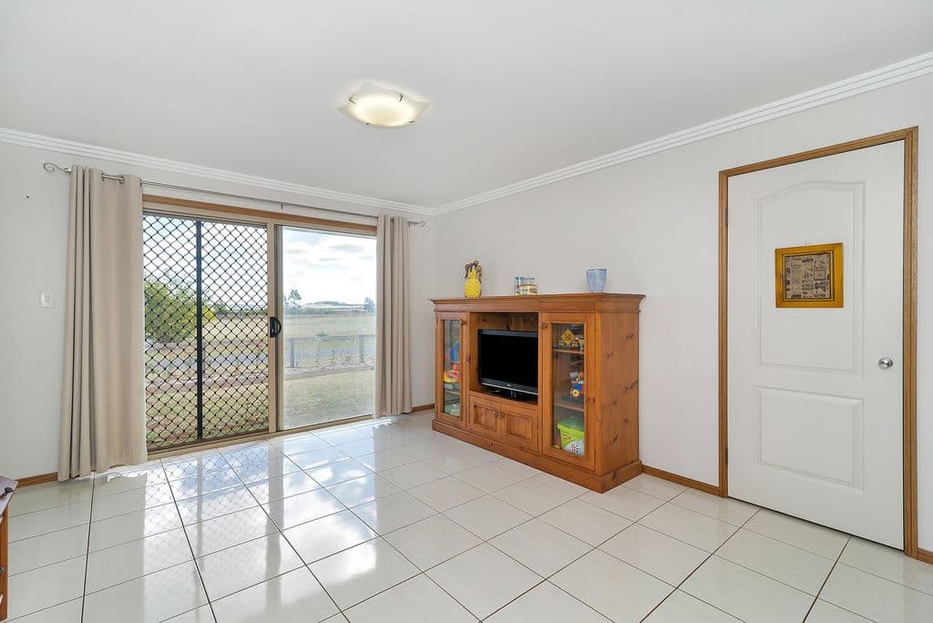 30 Creek Street, Cambooya QLD 4358, Cambooya - Thumbnail 6