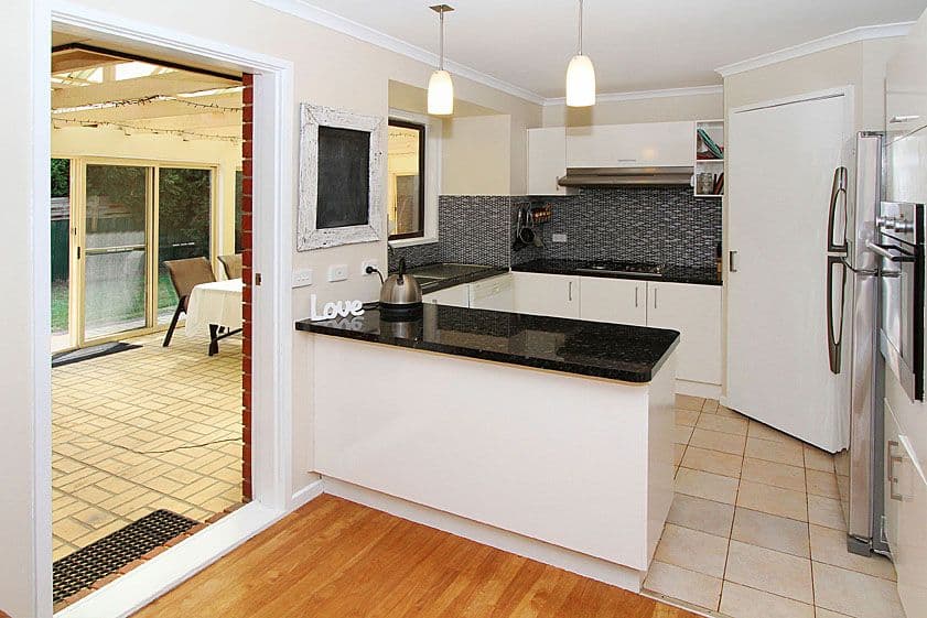 6 Bronsdon Court, MILL PARK VIC 3082, Mill Park - Thumbnail 2