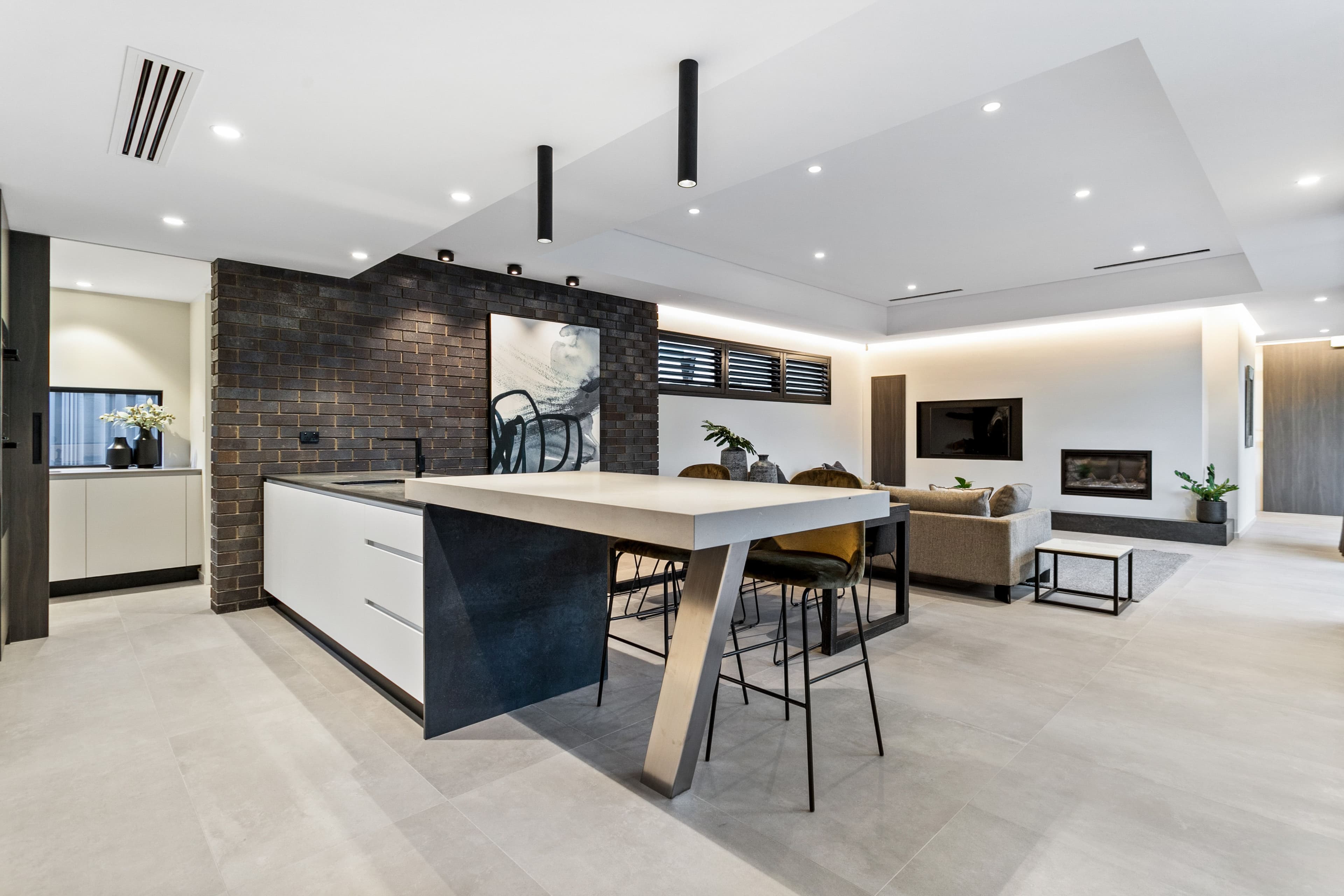 6 Sawyer Way, Salter Point WA 6152, Salter Point - Thumbnail 2