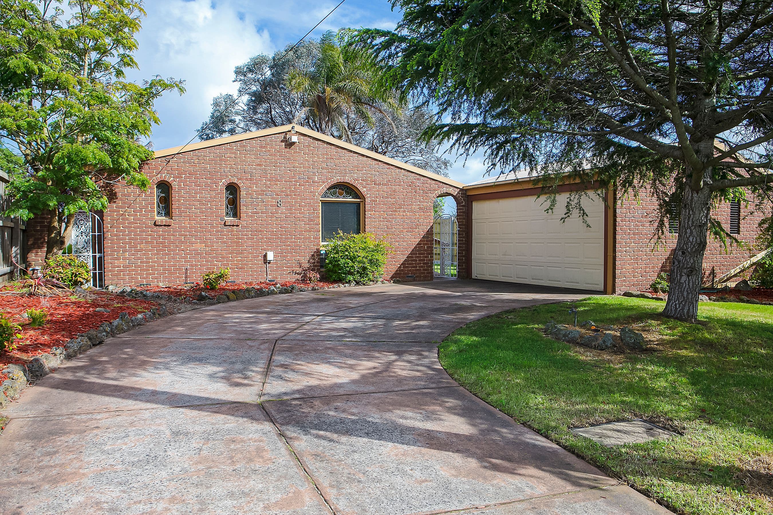 8 Melanda Court, Frankston VIC 3199, Frankston - Image 1