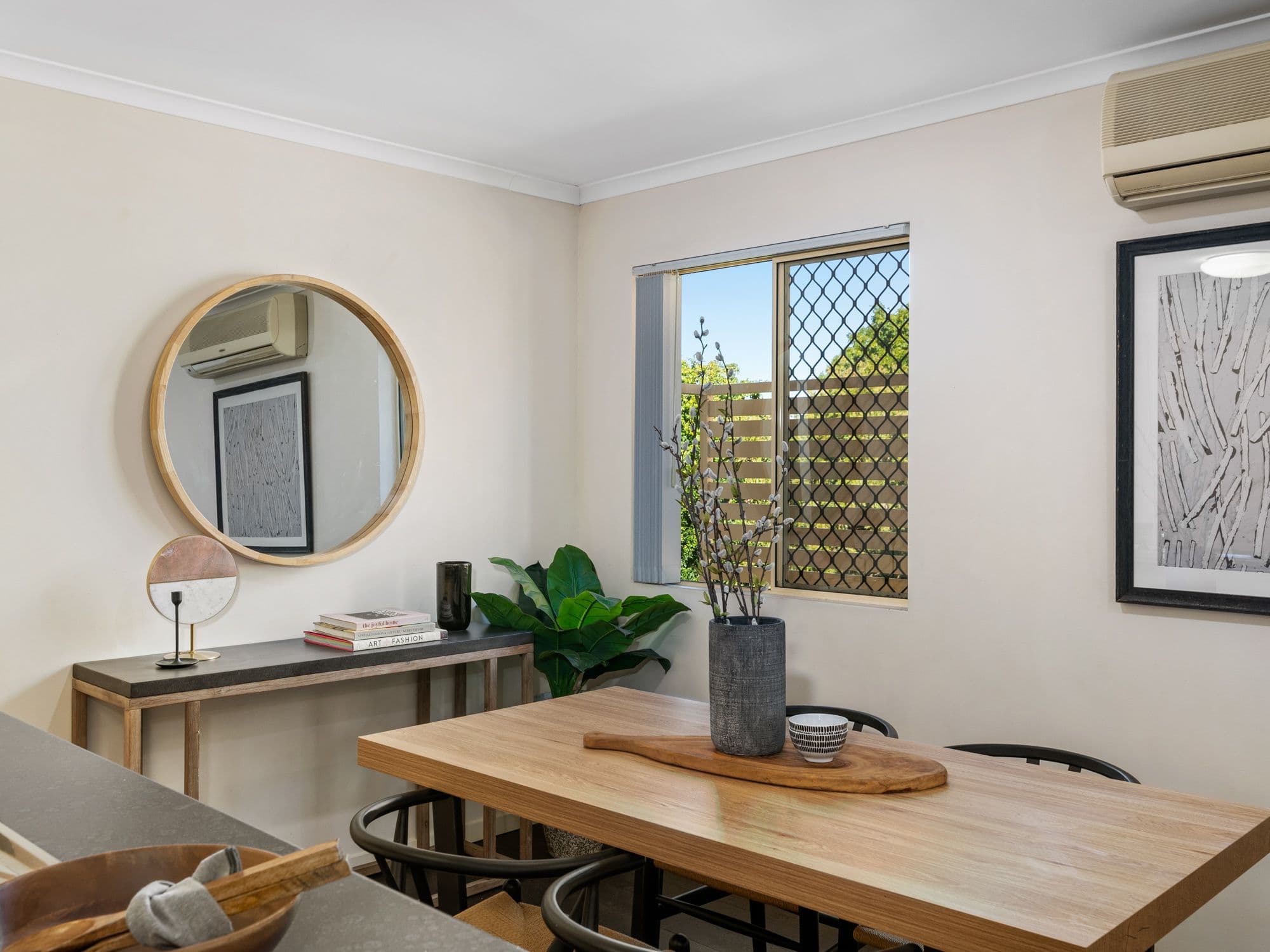 264 CAVENDISH Road, Coorparoo QLD 4151, Coorparoo - Thumbnail 2