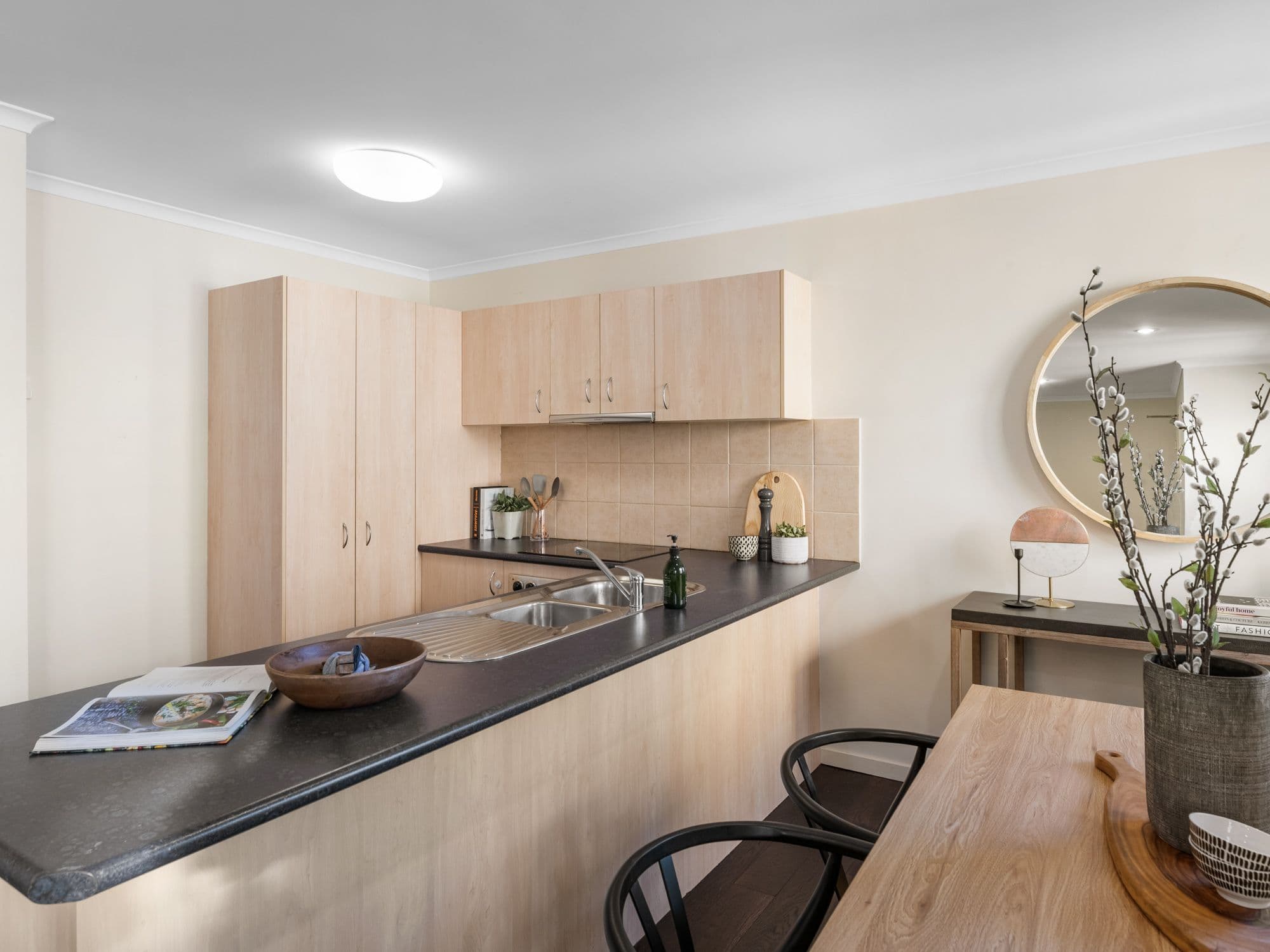 264 CAVENDISH Road, Coorparoo QLD 4151, Coorparoo - Thumbnail 4