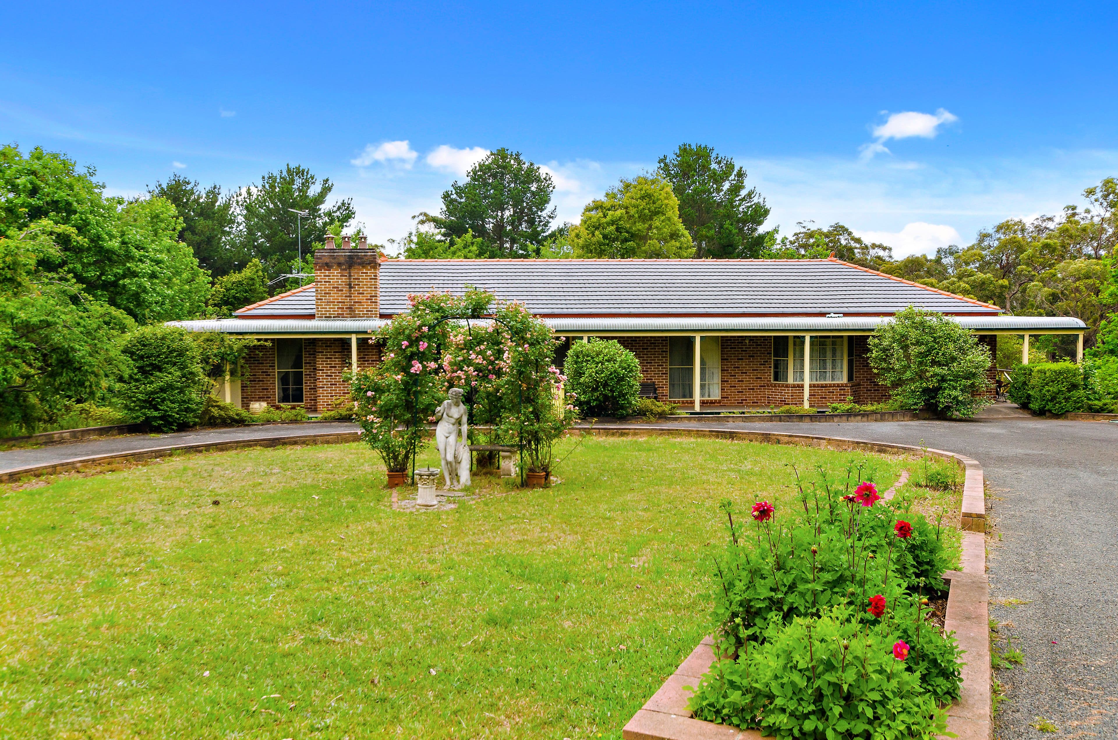 6 Kawana Place, Colo Vale - Image 1