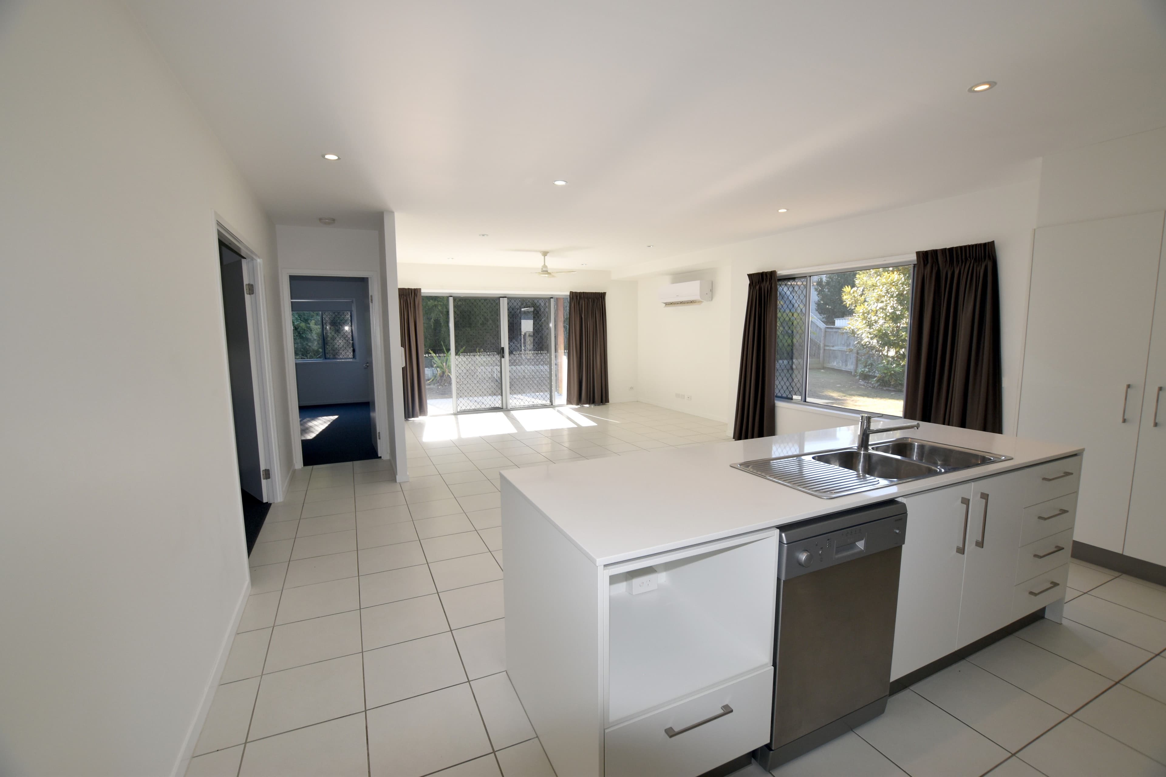 15 Telopea Place, Kirkwood QLD 4680, Kirkwood - Thumbnail 3