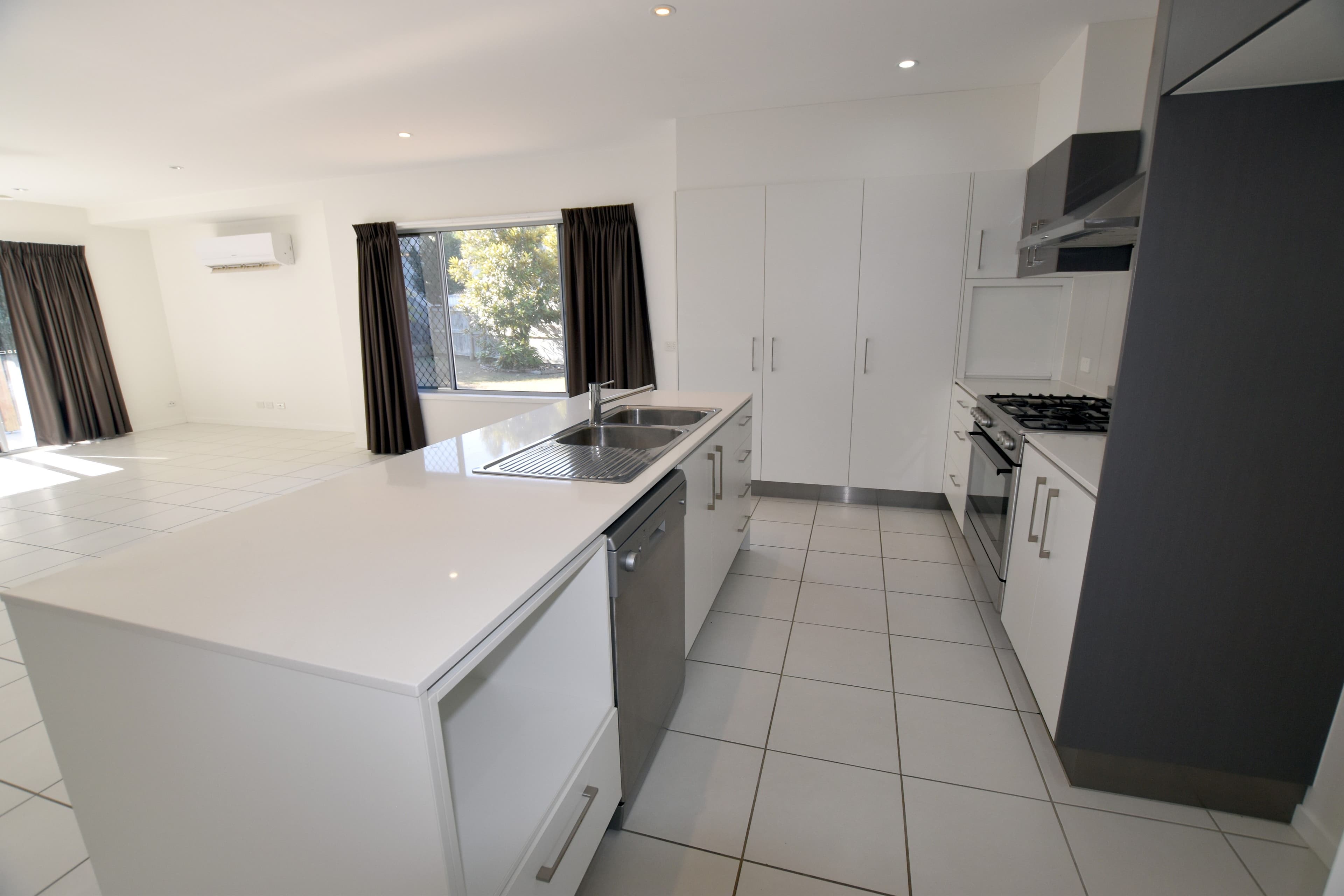 15 Telopea Place, Kirkwood QLD 4680, Kirkwood - Thumbnail 5