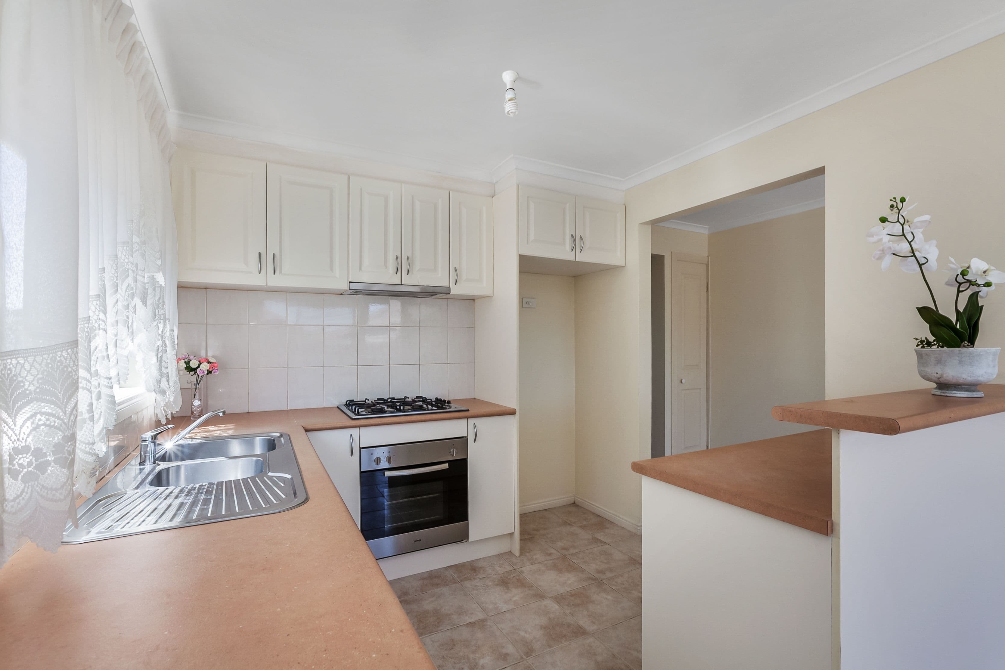 51 Elinda Place, Reservoir VIC 3073, Reservoir - Thumbnail 2
