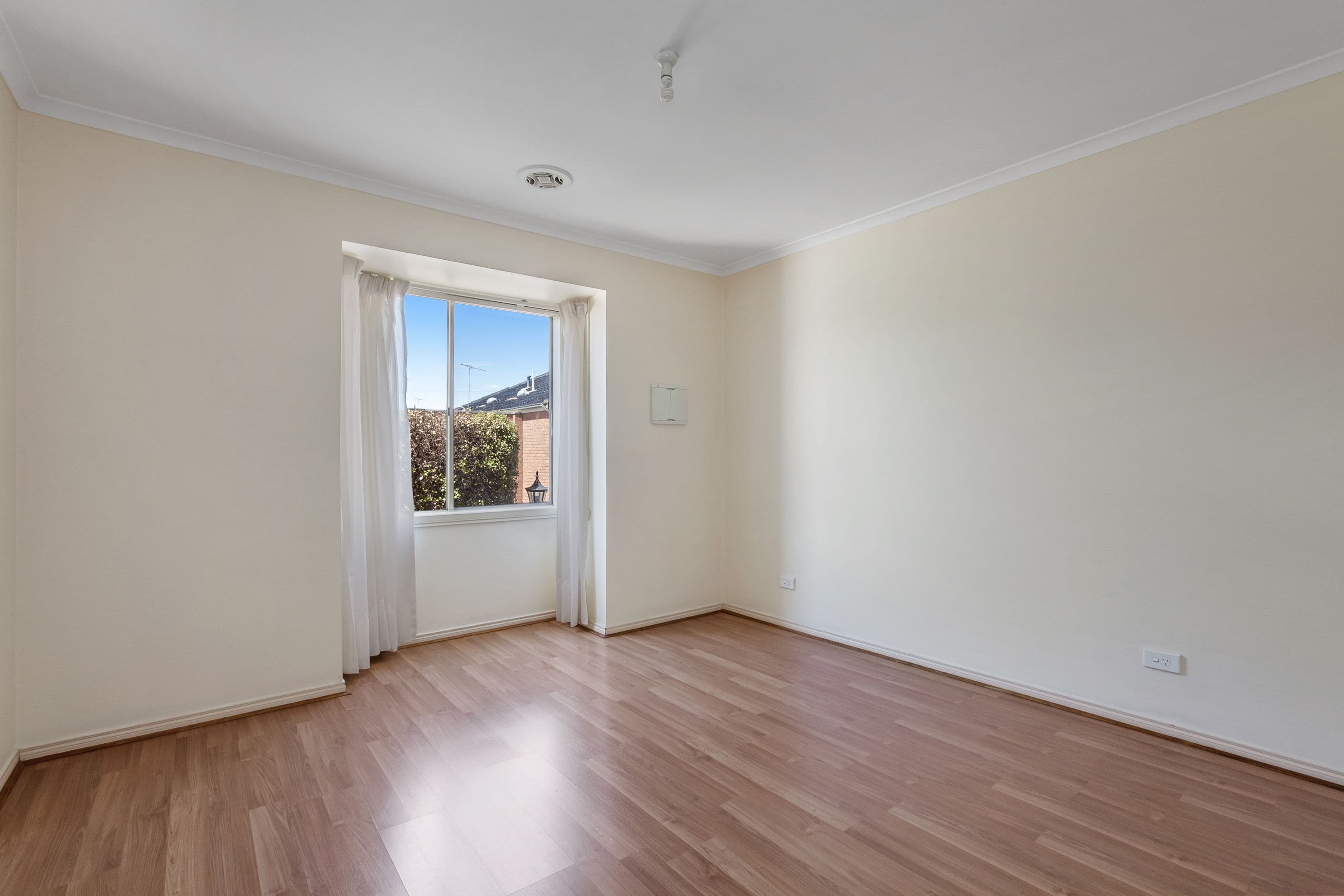51 Elinda Place, Reservoir VIC 3073, Reservoir - Thumbnail 5