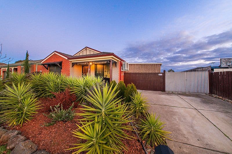 5 Tauna Place, Cranbourne West VIC 3977, Cranbourne West - Image 1