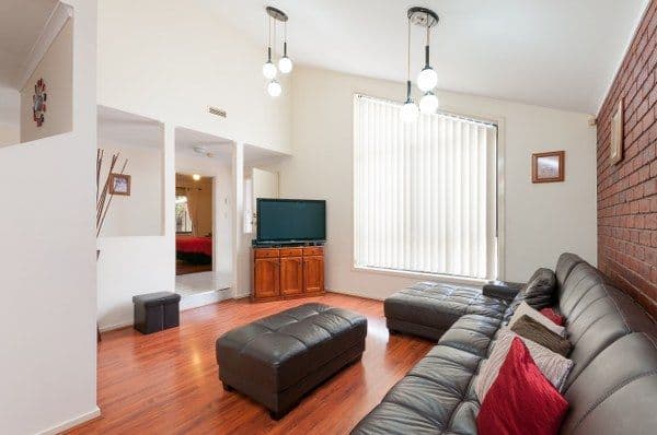 6 Foxton Place, ROXBURGH PARK VIC 3064, Roxburgh Park - Thumbnail 2