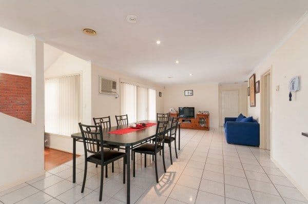 6 Foxton Place, ROXBURGH PARK VIC 3064, Roxburgh Park - Thumbnail 4