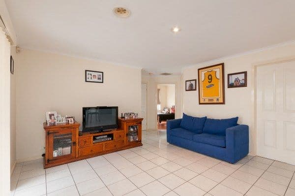 6 Foxton Place, ROXBURGH PARK VIC 3064, Roxburgh Park - Thumbnail 6