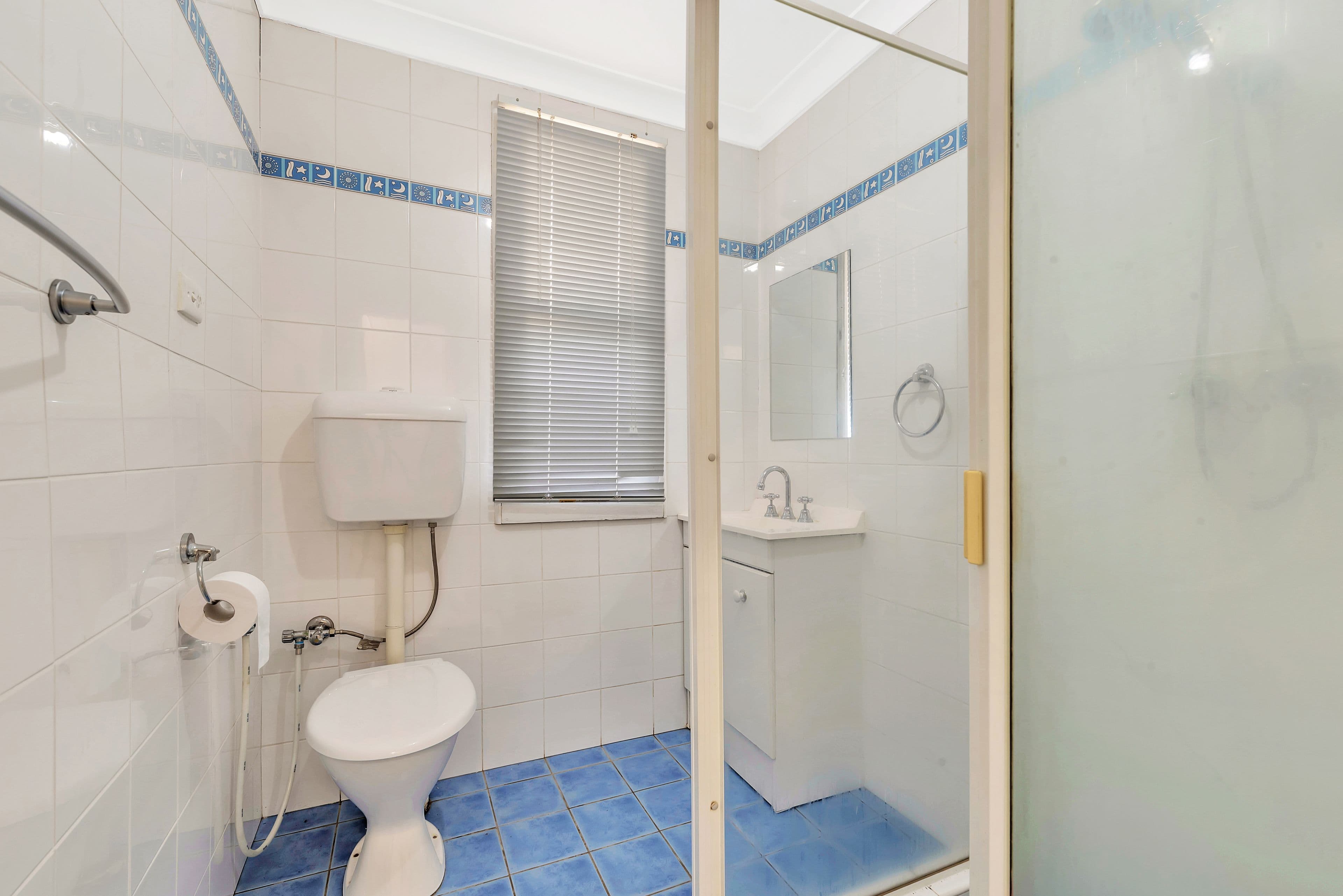 49 Aberdeen Road, Busby - Thumbnail 7