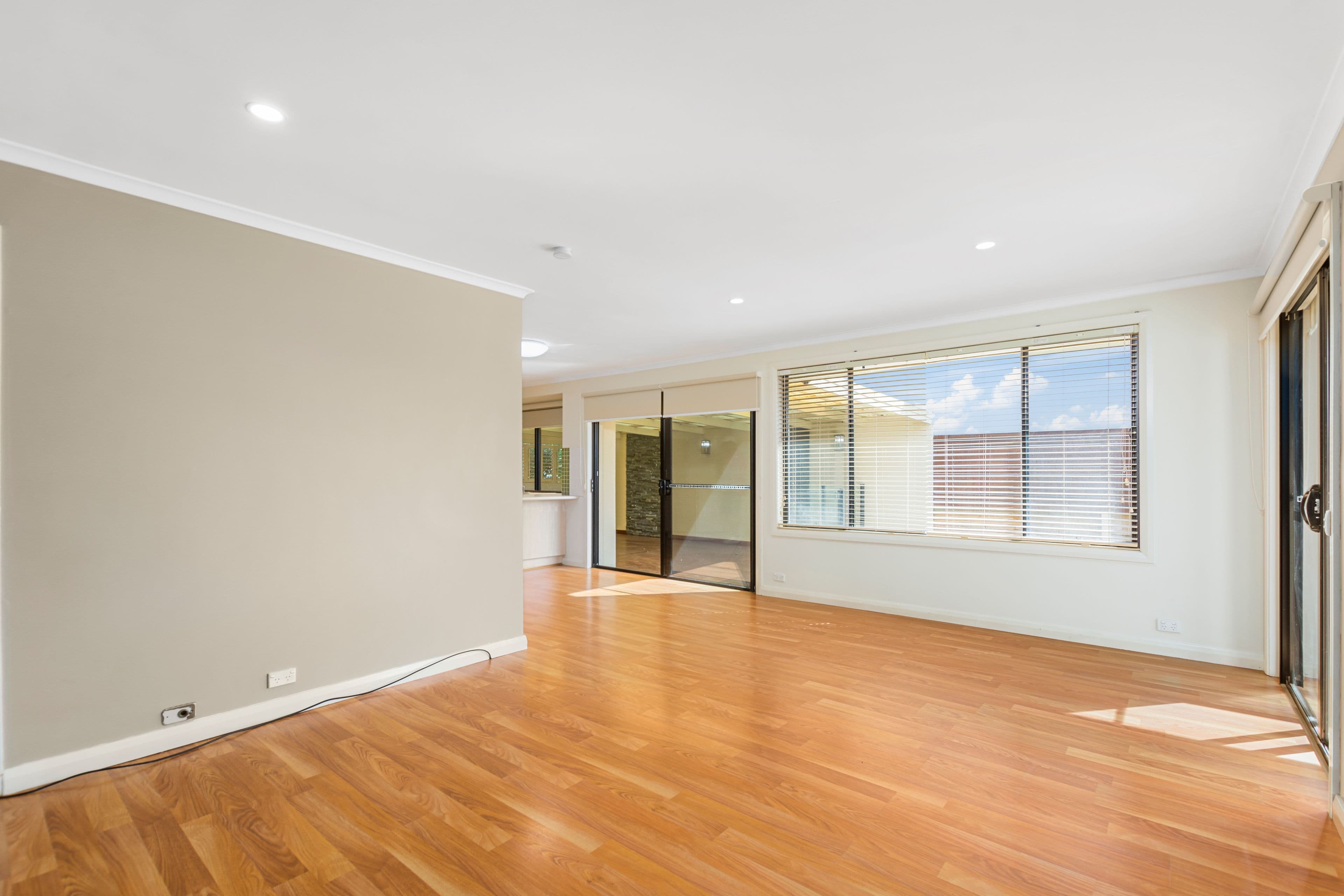 76 Kiarama Avenue, Kiama Downs - Thumbnail 2