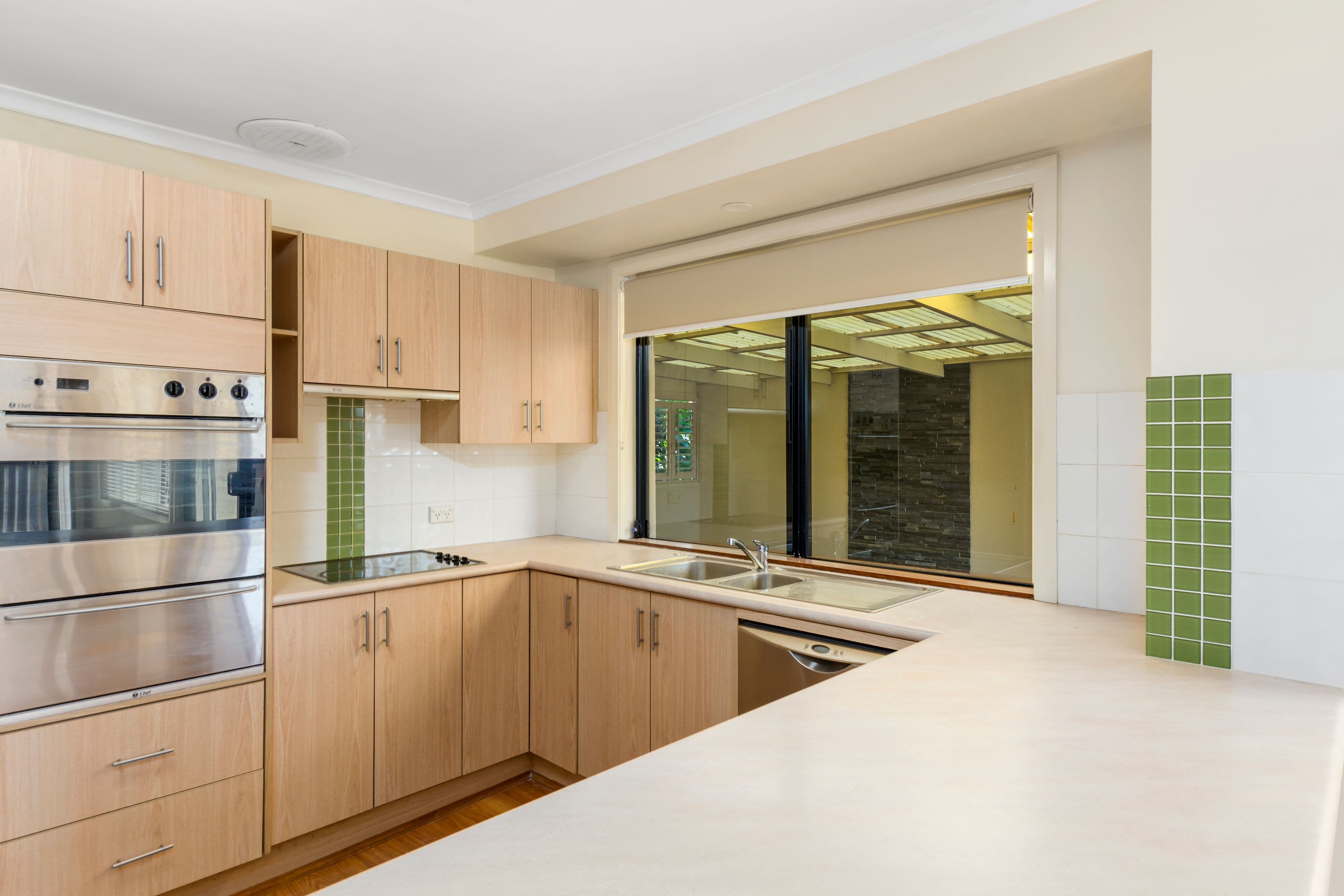 76 Kiarama Avenue, Kiama Downs - Thumbnail 3