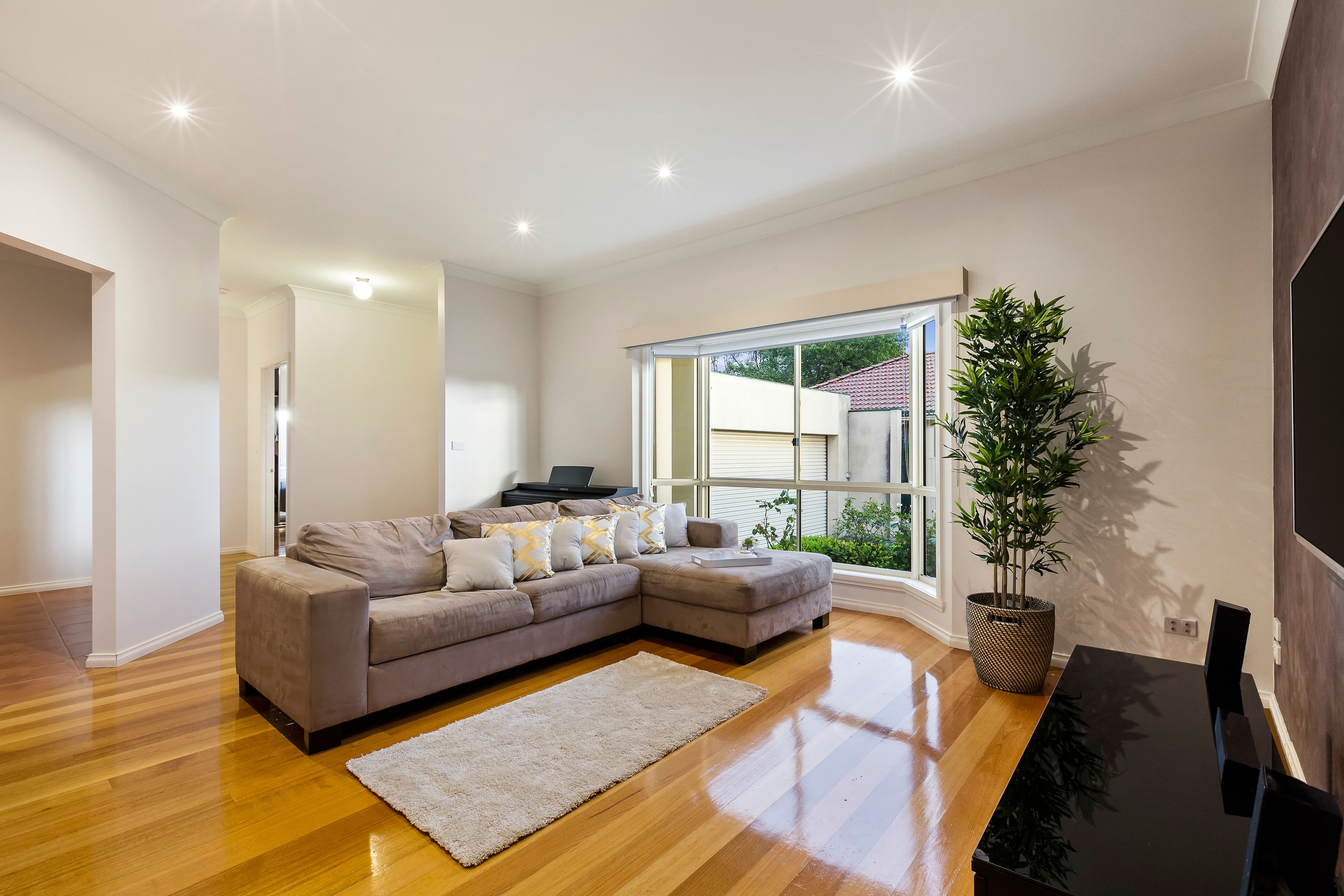 37 Stewart Road, Oakleigh East VIC 3166, Oakleigh East - Thumbnail 2