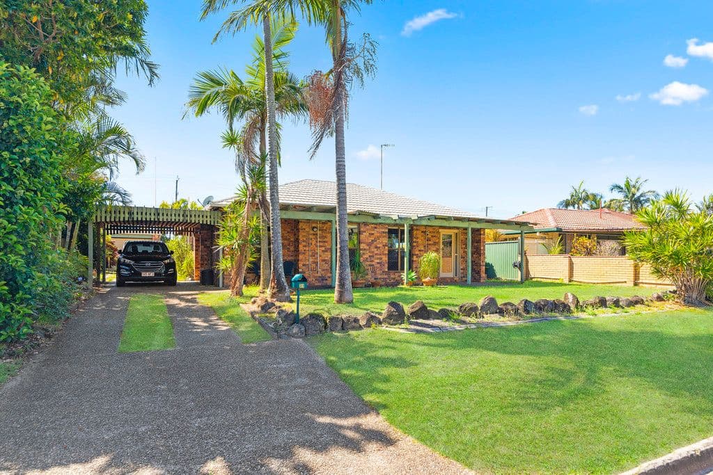 31 Melaleuca Drive, Palm Beach QLD 4221, Palm Beach - Thumbnail 3