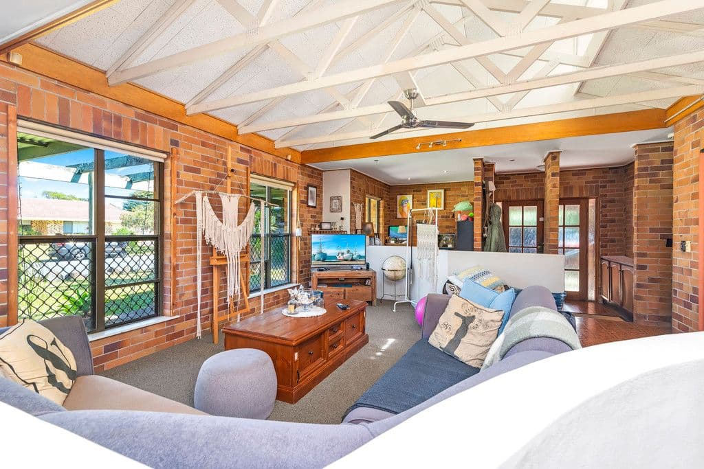 31 Melaleuca Drive, Palm Beach QLD 4221, Palm Beach - Thumbnail 4