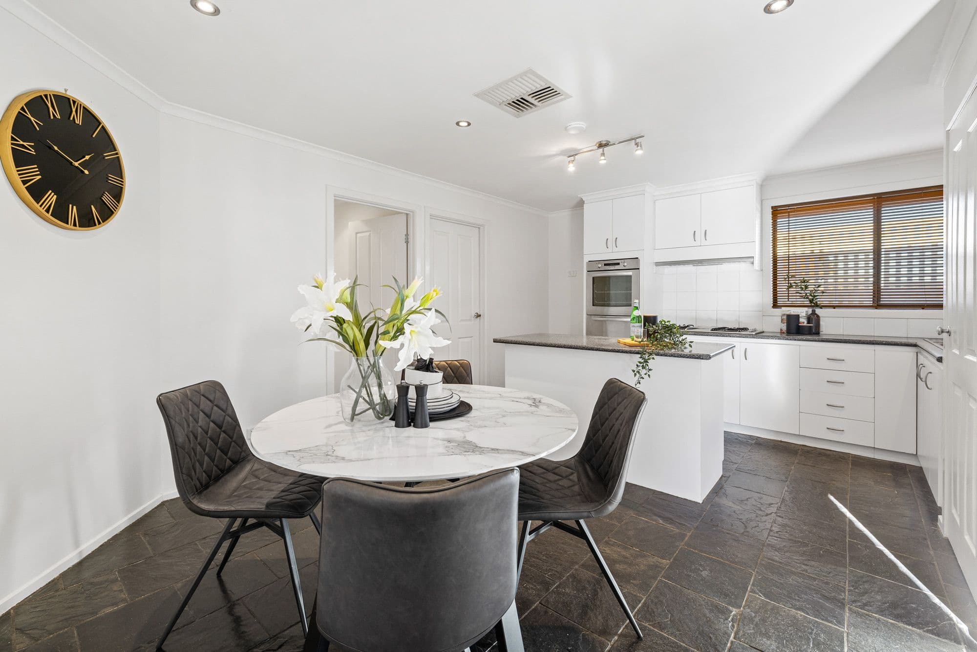 18 Sandleford Way, Hoppers Crossing VIC 3029, Hoppers Crossing - Thumbnail 5