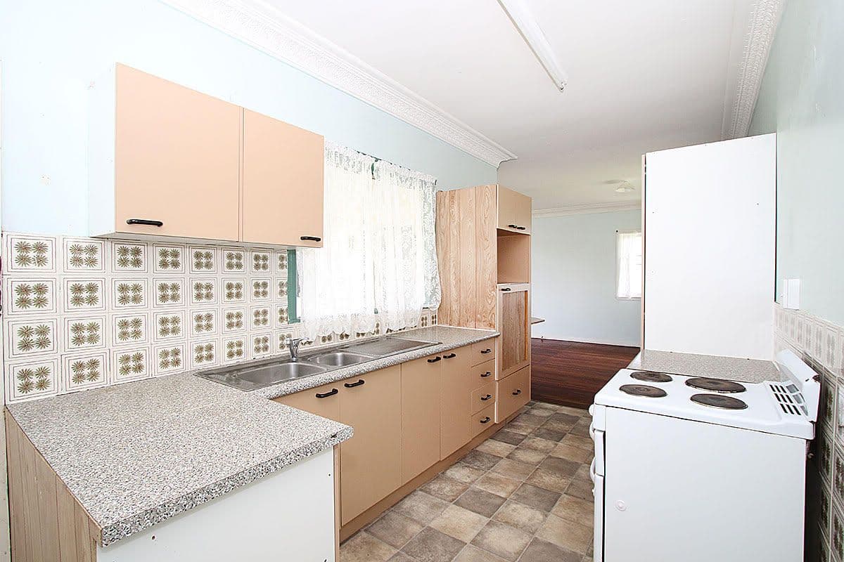 18 Dorothy Street, Silkstone QLD 4304, Silkstone - Thumbnail 3