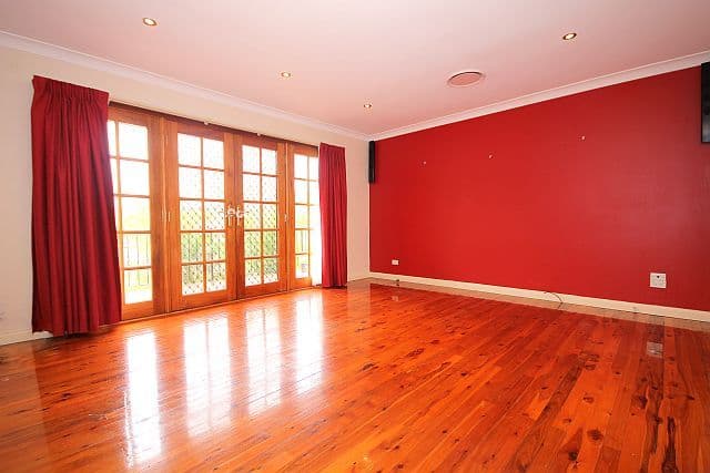 29 Caroline Crescent, GEORGES HALL NSW 2198, Georges Hall - Thumbnail 2