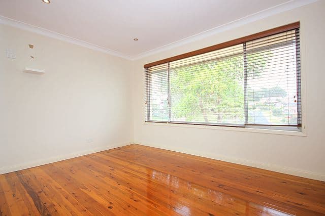 29 Caroline Crescent, GEORGES HALL NSW 2198, Georges Hall - Thumbnail 6
