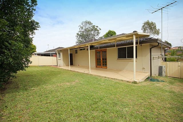 29 Caroline Crescent, GEORGES HALL NSW 2198, Georges Hall - Thumbnail 8