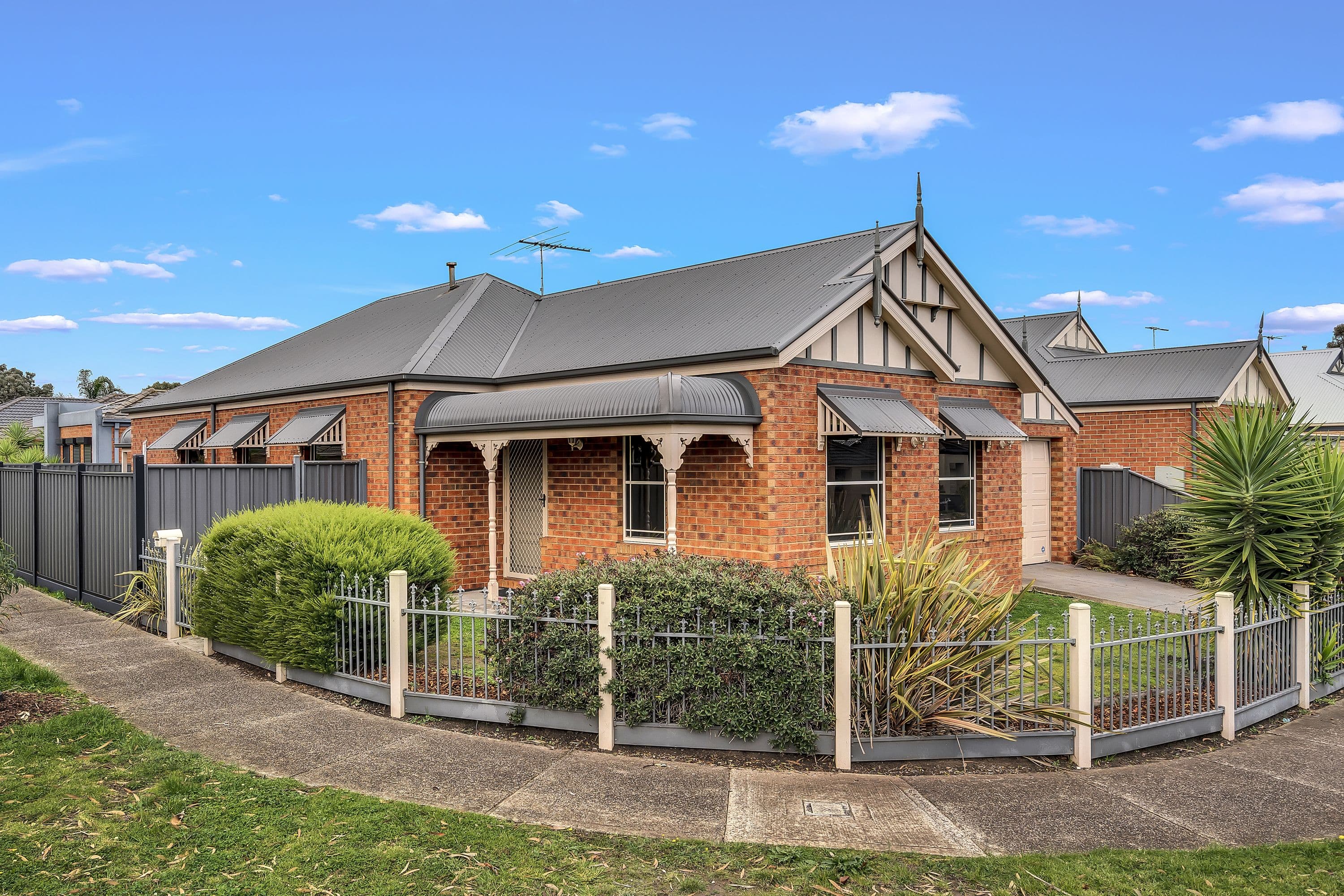 11 Gippsland Way, Craigieburn VIC 3064, Craigieburn - Image 1