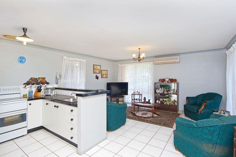 3 Pamela Close, BATEAU BAY NSW 2261, Bateau Bay - Thumbnail 2