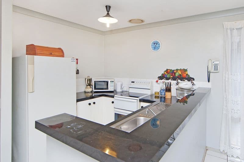 3 Pamela Close, BATEAU BAY NSW 2261, Bateau Bay - Thumbnail 3