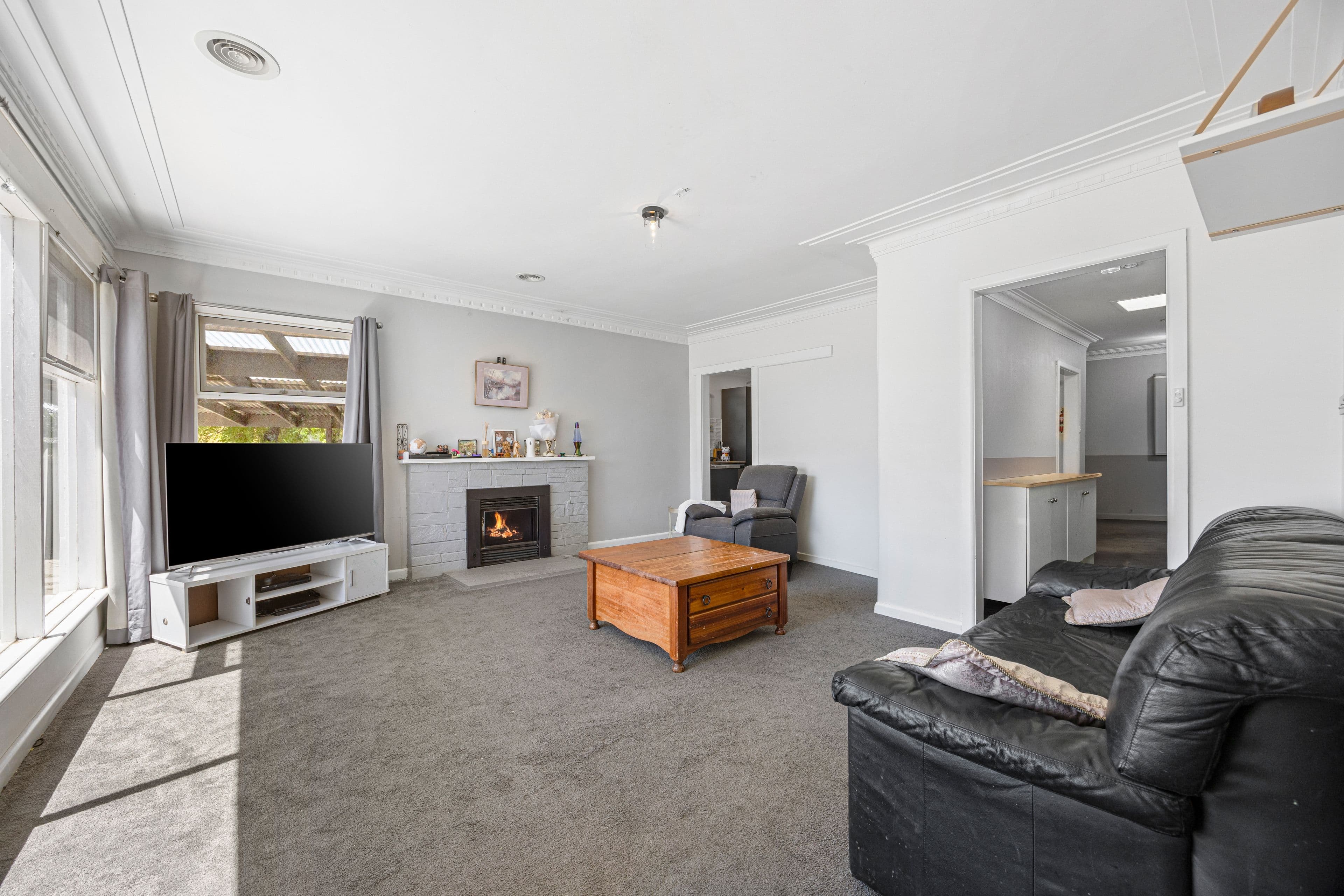 1 Leonard Street, Wendouree VIC 3355, Wendouree - Thumbnail 5