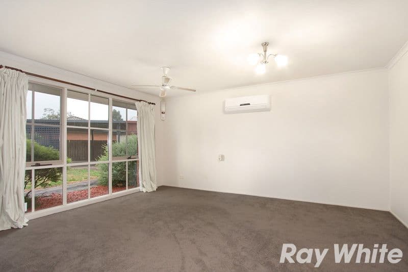 5 Albyn Close, Pakenham VIC 3810, Pakenham - Thumbnail 2