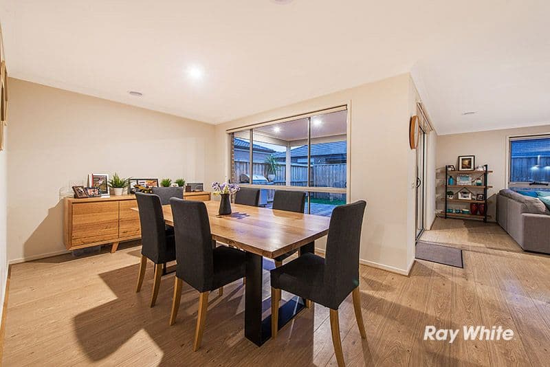 8 Sundew Avenue, Cranbourne East VIC 3977, Cranbourne East - Thumbnail 3