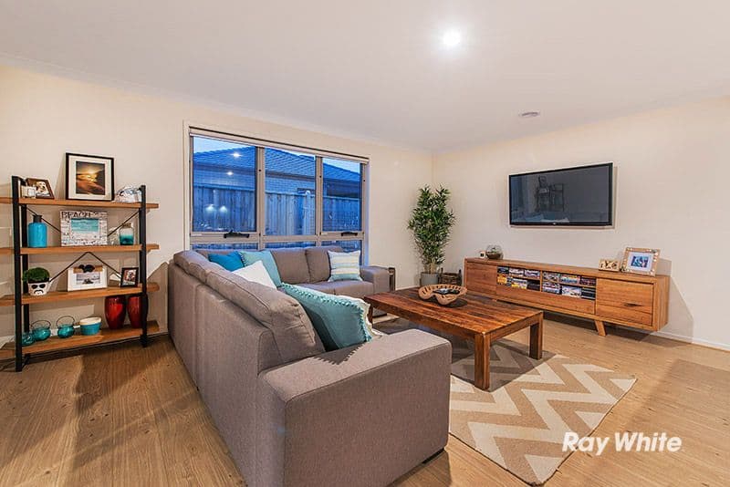 8 Sundew Avenue, Cranbourne East VIC 3977, Cranbourne East - Thumbnail 4