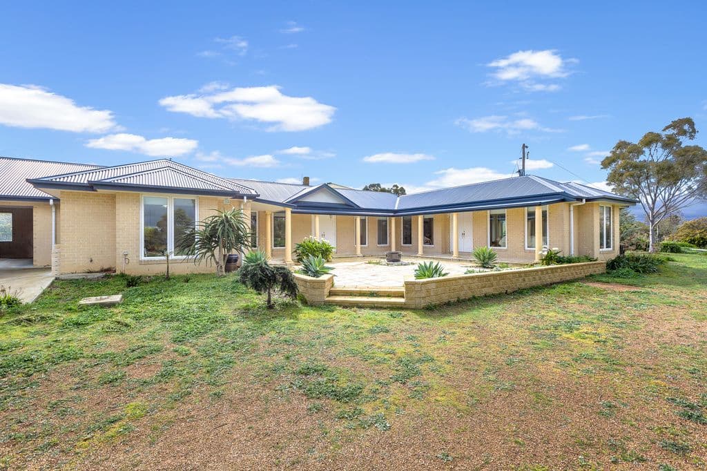 70 Woodside Court, Eden Park VIC 3757, Eden Park - Image 1