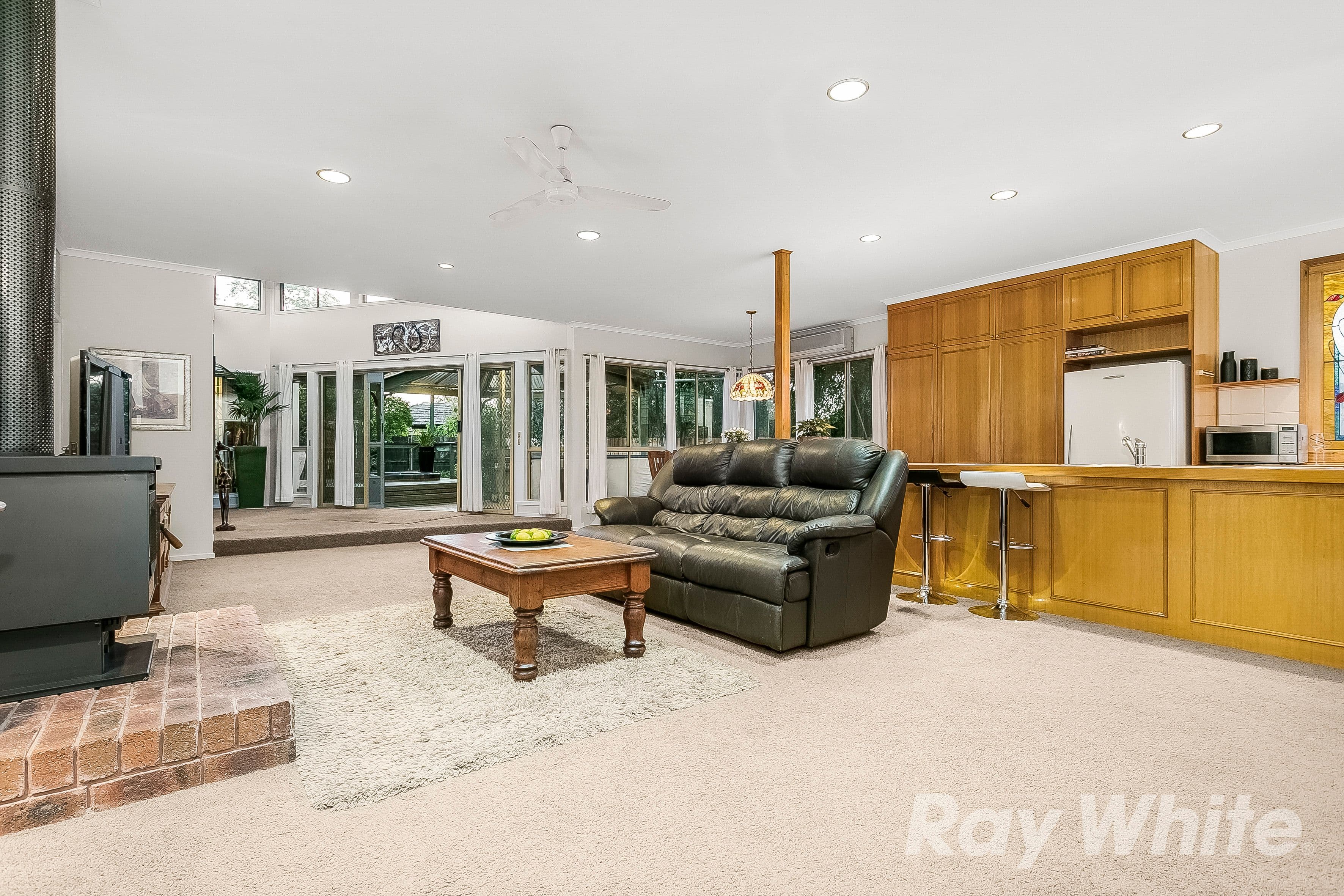 6 Highview Grove, Burwood East VIC 3151, Burwood East - Thumbnail 2