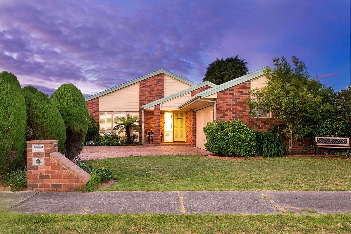 18 Tenterden Place, Mill Park VIC 3082, Mill Park - Thumbnail 2