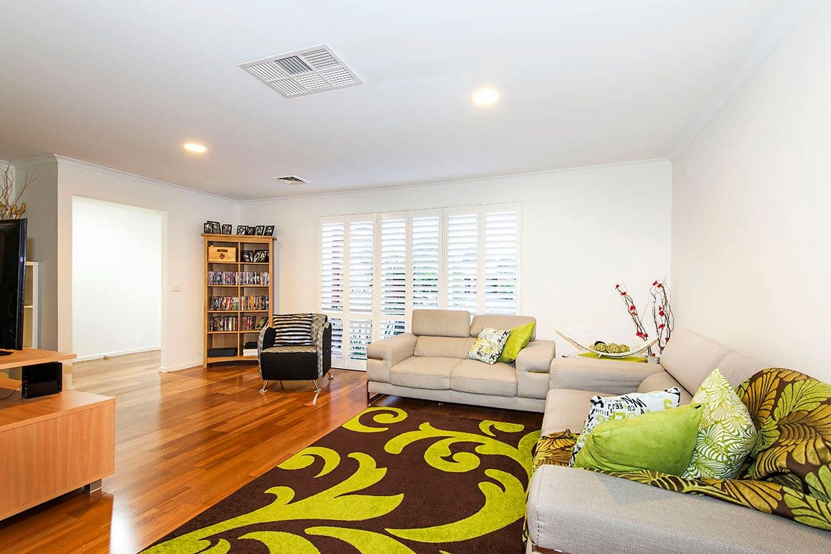 18 Tenterden Place, Mill Park VIC 3082, Mill Park - Thumbnail 3