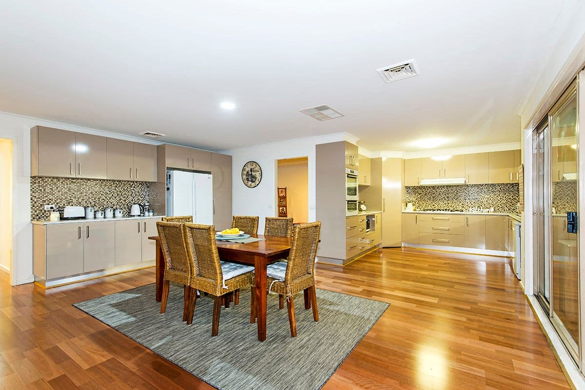 18 Tenterden Place, Mill Park VIC 3082, Mill Park - Thumbnail 6