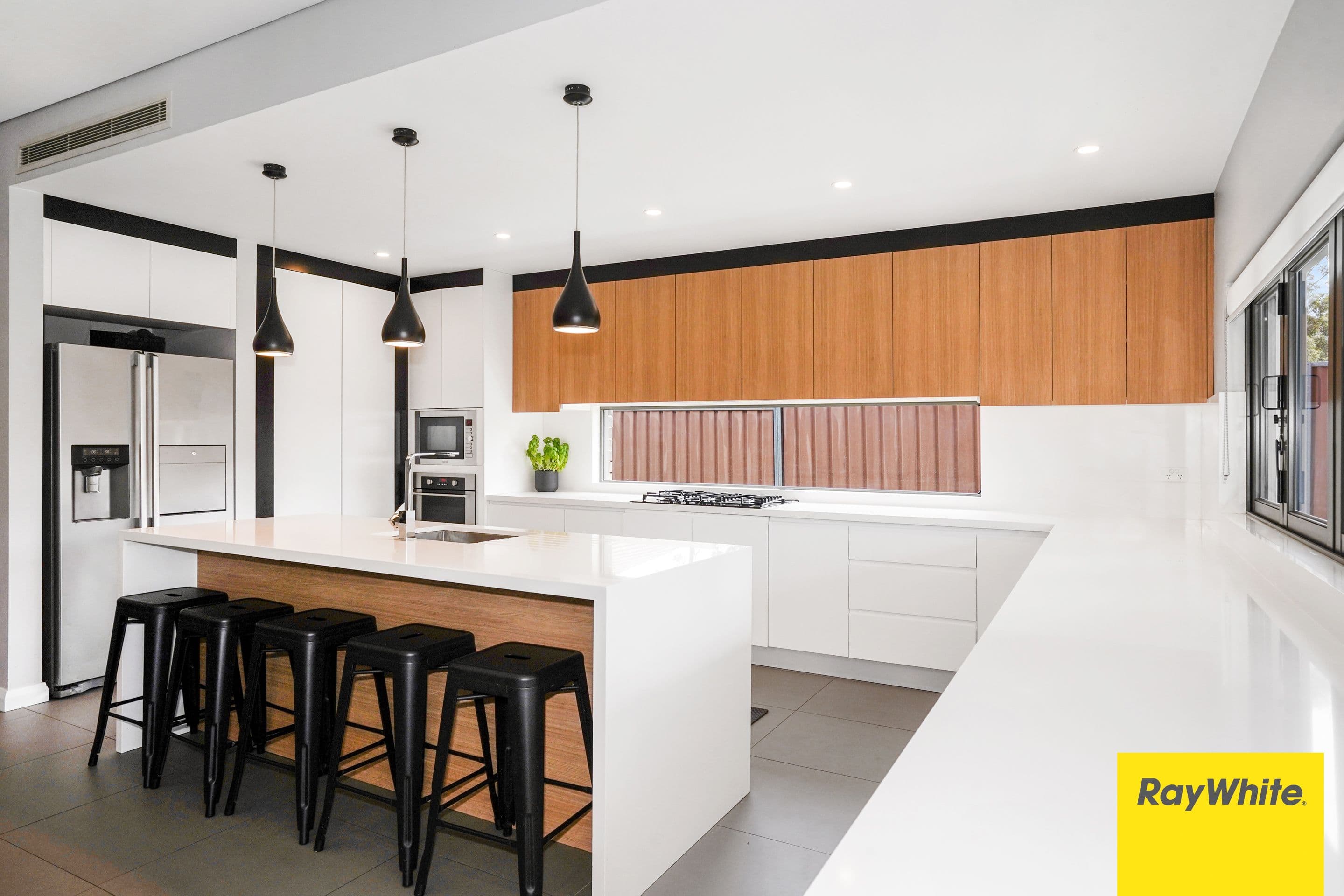 4 Mountview Avenue, Doonside NSW 2767, Doonside - Thumbnail 2