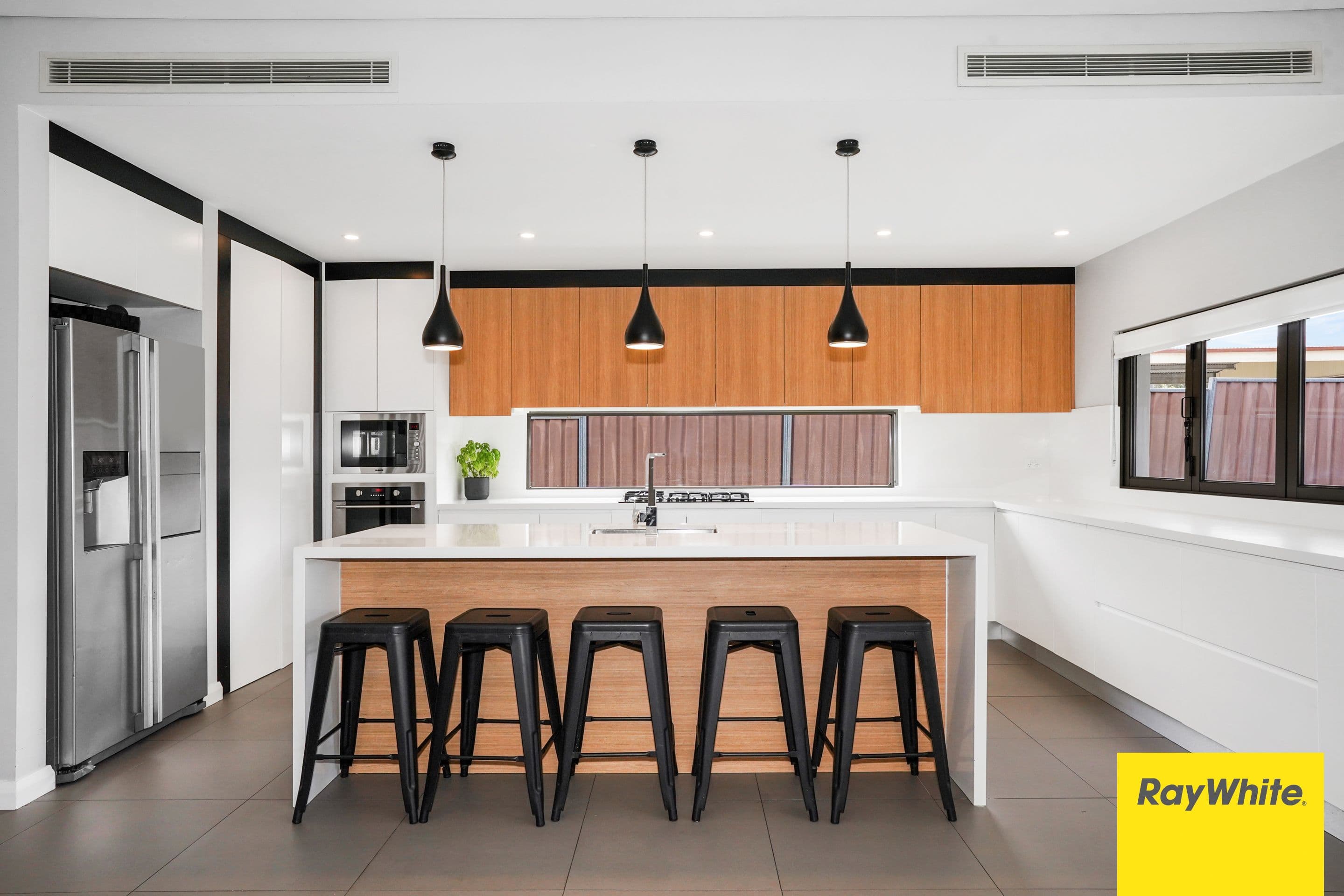 4 Mountview Avenue, Doonside NSW 2767, Doonside - Thumbnail 3